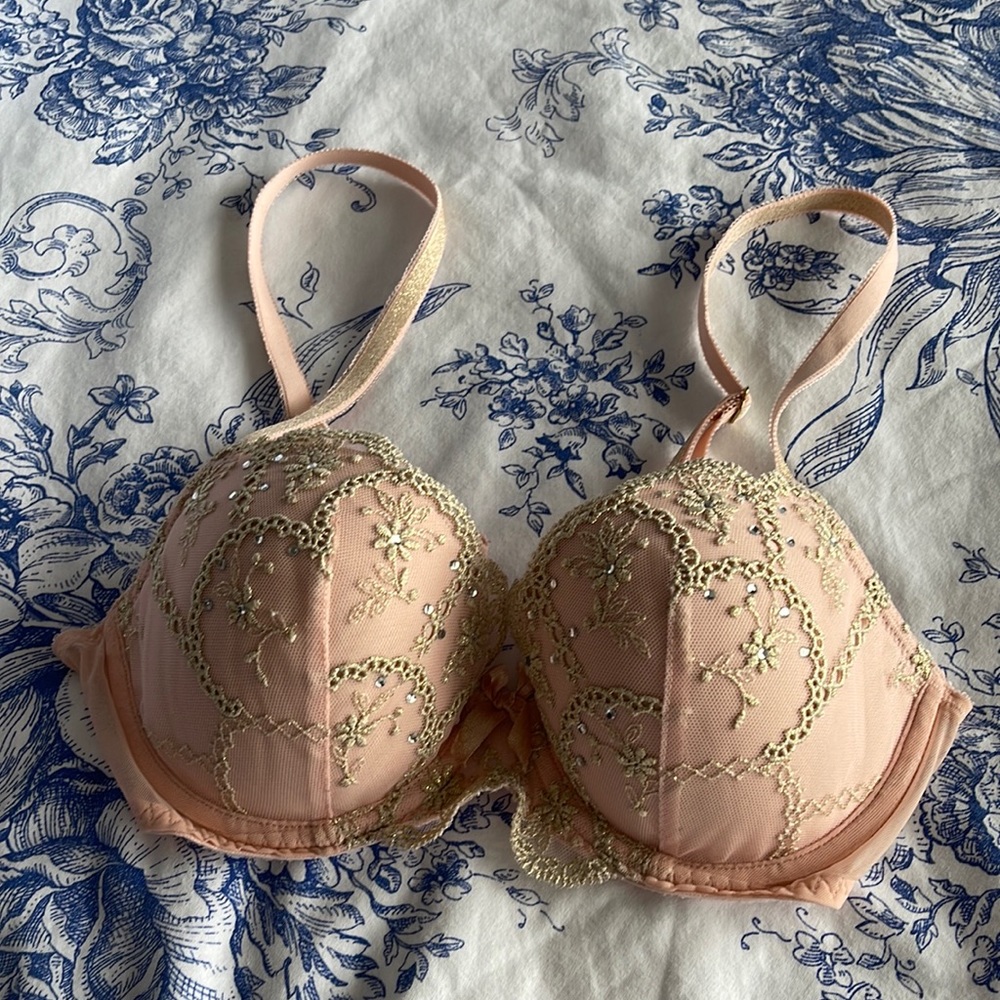 Victoria’s Secret bra 34 B